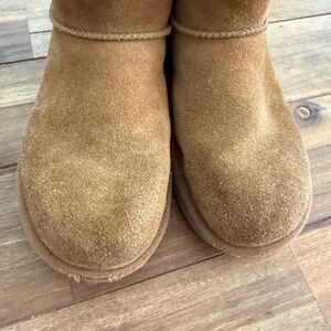 Cozy Tan Suede Boots